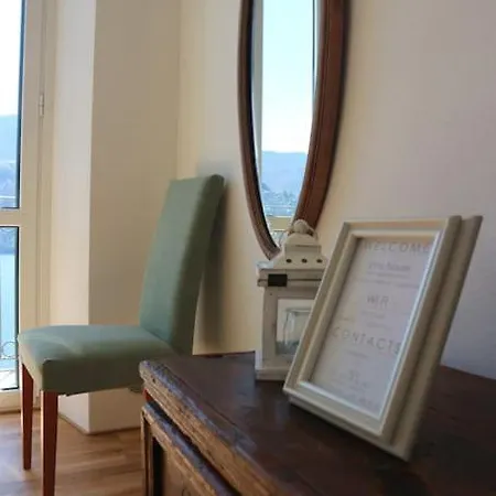 Emy House Charming Stunning Views Balcony Ac アパート Carate Urio