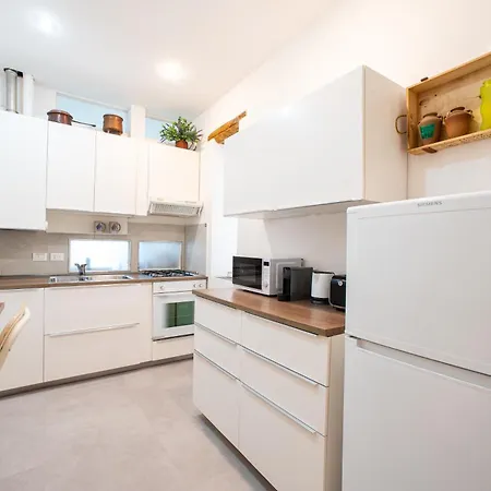 Emy House Charming Stunning Views Balcony Ac *